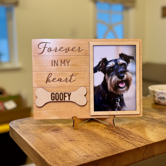 Personalized Pet Memorial Frame – "Forever in My Heart"